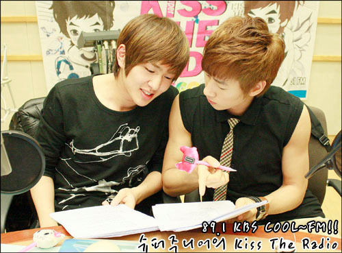 Annyeonghaseyo! We're sharing about Super Junior (슈퍼주니어) & SHINee (샤이니)! (◦'⌣'◦) Please kindly follow us! (ˆ⌣ˆʃƪ)