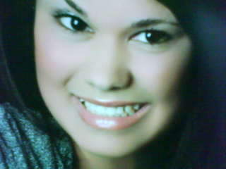16 anos ,,evangélica e amo adorar ao Senhor .. 3
