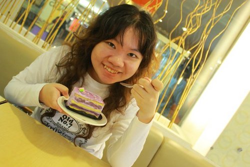 Honeywijaya's profile picture. simply complicated