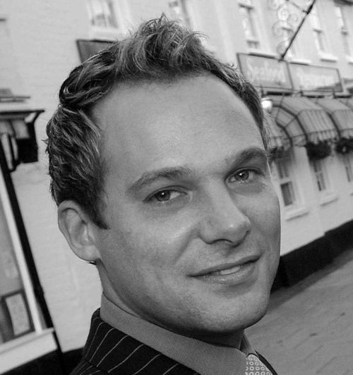 PauiSkinner's profile picture. Play rugby and golf, and enjoy techie things, fast cars and my girls!