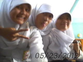 follow me @adetiamaulida just mention for follback:)