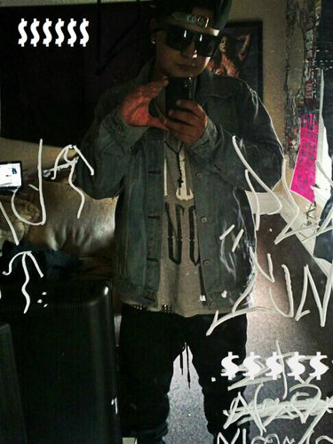 Currently Study Graphic and Design // HEAVY HU$TLE GRIND// #AFFILIATED // PGANG GOON .$$$. I DO MEH.