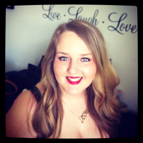 loulabelle15b's profile picture. No matter how strong a girl is, she has a weak point. And sometimes, all she needs is a hug....