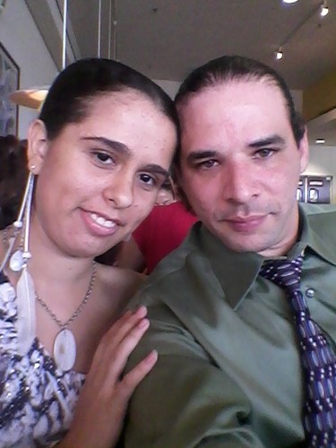 Soy una persona alegre, con ganas de vivir y aprender. soy tecnico de computadoras y mi titulo es de administracion de empresas con sistemas de informacion.