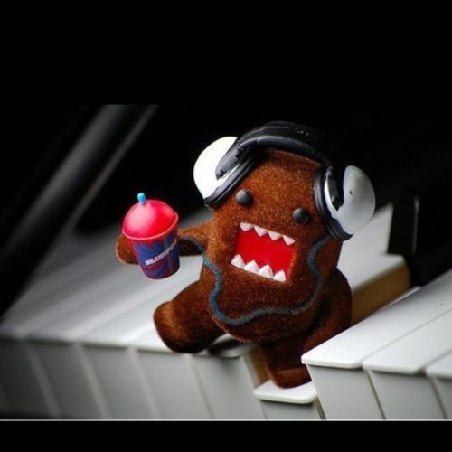 AllesTweetertje's profile picture. allestweeter bijv: GokDeLeeftijd,Cijfergooien, RT vs Favo, Moppen, Raadsels, Liefdeszinnen, RT als je het ziet, nf=nfb x