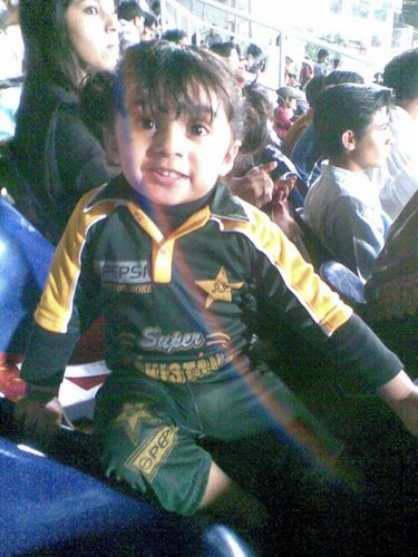 ahsaantariq's profile picture. 