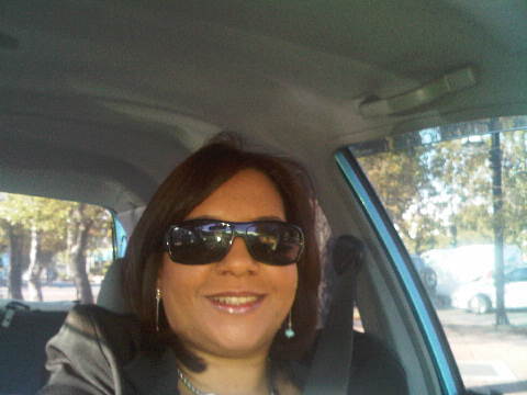 Soy madre, esposa y empleada privada. Me encanta estar con mi familia y mis amigos. Creo en Dios por sobretodas las cosas.