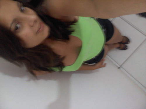 eu  sou alegre companheira,simpatica.