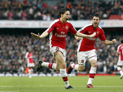wag1 im a gunner (arsenal fan) and im 11 and fell free to follow me!!!!11