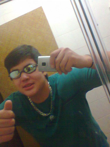 Sou Dono de uma Firma de eventos,Palmerense,Japoneiis#,verde cor da sorte,detesto mintira =D