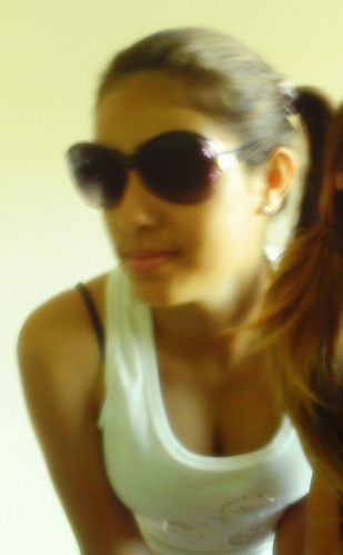 O amor não faz o mundo girar. O amor é o que faz o giro valer a pena.*_*