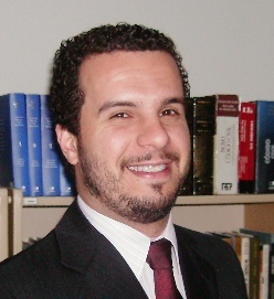 Advogado e Turismólogo, atuante nas áreas de Legislação Turística, Contratos, Consumidor e Coisa no CMO Advogados, louco por minha família e minha mulher