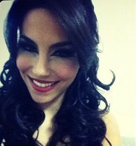 Descrições só servem para limitar quem você realmente é.1 : @LauraLaraV