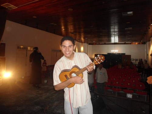 Como diz meu nobre amigo @carlinhoc : ME OBRIGUE A ESCREVER ALGO AKI!!!!!!
