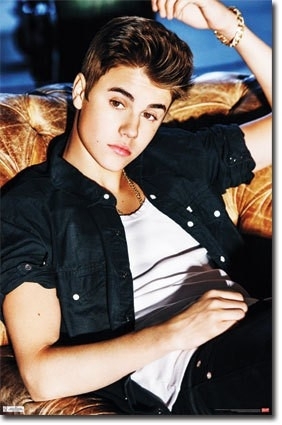 @justinbieber he is our idol and is also unique and the most handsome in the world...BELIBERS FOREVER...♥♥♥