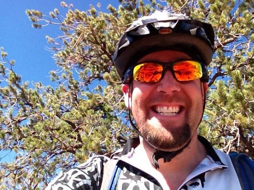 thevelone's profile picture. 