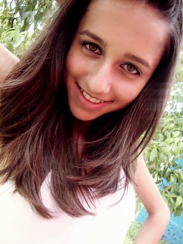 Amo como ama o amor. Não conheço nenhuma outra razão para amar senão amar. Que queres que te diga, além de que te amo, se o que quero dizer-te é que te amo?