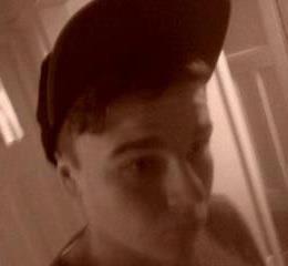 Laurenceee_B's profile picture. I'm Laurence, I'm a typical Scouser, and I hate stereotypical & racist people.