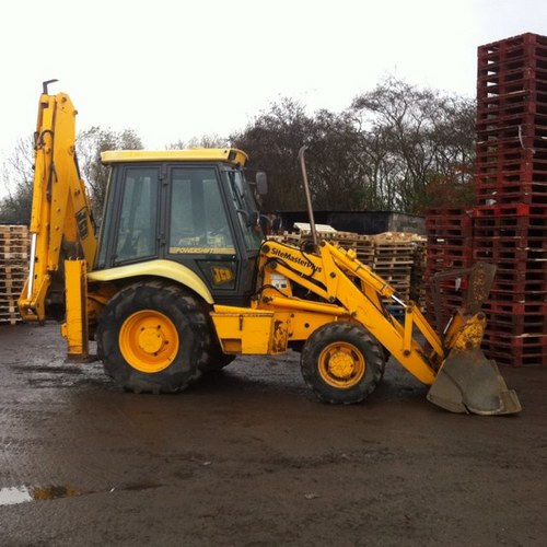 andrew32a1977's profile picture. 