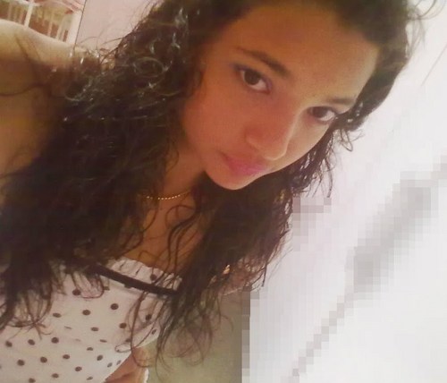 Rafaela,15 Anos,Chocolátra,Simpatica,As vezes chata,gosto de Navegar na net,Adoro novos amizade,Amo Amigos,Familia && Deus. estudante
....