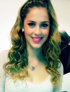 A Paz Do teu Sorriso é meu Vício &&' Seu Olhar,Sua Voz, tudo em Você me encanta,Meu Exemplo de Vida, Minha Diwã @SophiaAbrahao If perfection exists, it's yo ♪ ♥
