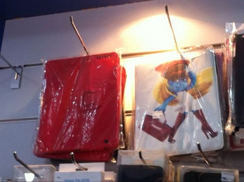 nharphone's profile picture. اكاونت مخصص لبيع مستلزمات الاجهزة منها ايفون ايباد ايبود جلكسي بلاك بيري خدمة توصيل