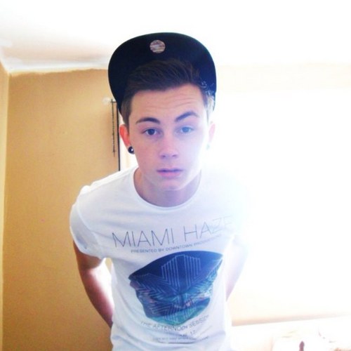 Team_Robbie's profile picture. Hey Tweeps This Os my Old Account So Please Go Follow My New One @RobbieTheKidd :D See You There