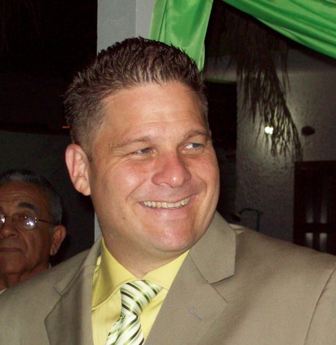Nací en Cdad. Guayana, 30/08/1969, Abog. y Pastor de Profesión, Casado: Ana C. Rodríguez. !Vivo para Cristo¡