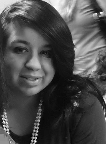 Sou Bipoolar, Leonina e Ciumenta, minha melhor @_MiresMedeiros quer conheçer melhor segue ae  u_u