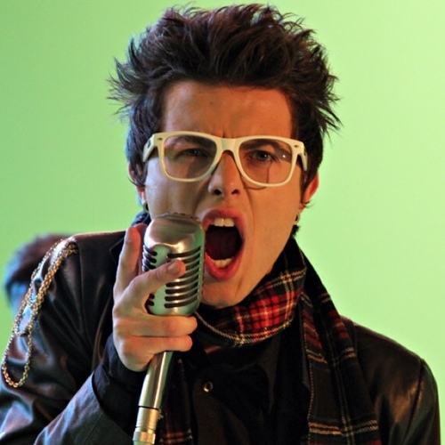 um garoto que sonha em ser um rockstar =]
