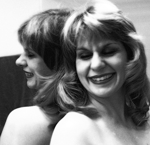 ColleenOReilly's profile picture. Gerogous redhead MILF exotic dancer.