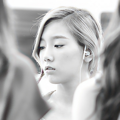 I'm Moxie. ♥ โซชิ 소시 โซนยอชิแด 소녀시대 เมนพี่แท ชอบหลายคน ชอบผู้หญิง(เกิร์ลกรุ๊ปน่ะ) ปี91 แฟนบอลเชลซี เป็นมิตร ใจดี ชอบความโรแมนติก เรียบง่าย ///