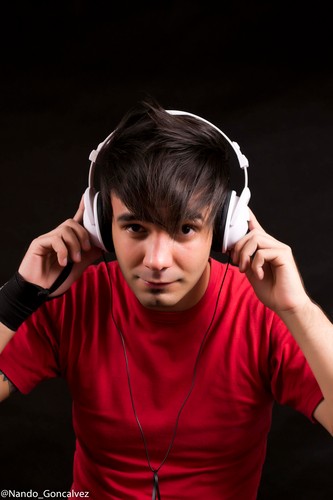 Nando Gonçalves, 23 anos, fotógrafo, músico, santista, de São Paulo/Sp