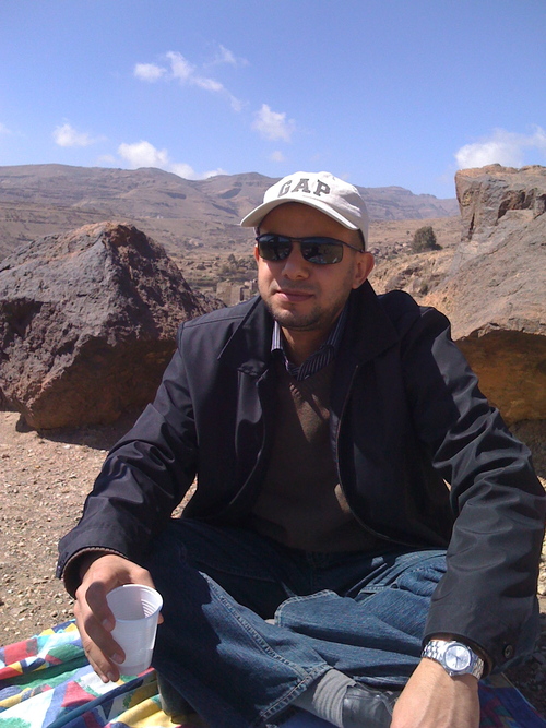 An independent businessman and educator with years of professional experience and longing for a better Yemen.