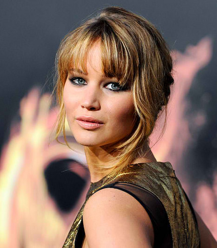 If Emma and Jennifer could have babies together, there babies would be pretty darn cute. I'm a guy.