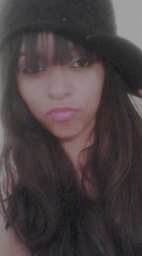 15 anos,Evangélica,Fresca,delicada ,odeia #Funk,legal louca chata,Feliz,odiada pelas #Funkeiras,Irritante ao msm tempo bobona .-.  segue ae \o.
