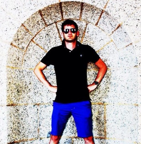 darcohen's profile picture. Keen interest in #quotes, #jokes and #technology :)