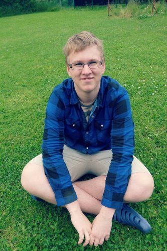 Hi,My names is Thomas and love Lady gaga ))
