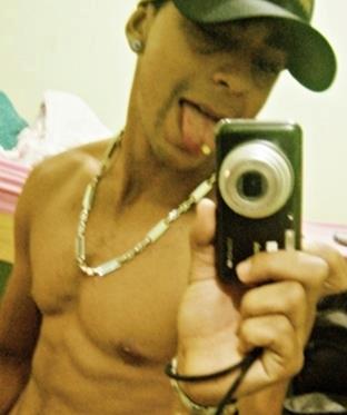 , 19 aninhos , siguino de  #Peixes , simpatico , brincalhão ;)  sou da @EliteDaPutaria  Segue aae