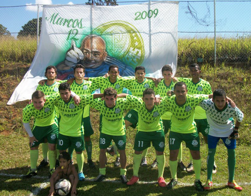 Sou Apaixonado pelo meu Palmeiras sou Zagueiro do Time Mancha Verde DF, Técnico em Informática e etc...
http://t.co/AKEIgyCSzq