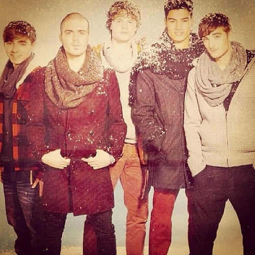 Quiz's;imagines;personal'imagines;facts;pictures;shipping;quotes. #justask #imagines in favourites♥. i follow back #TWFanmily(: