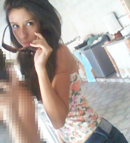 Deus , Família , Amigos , Corinthians , Chocolate , Rosa , Primavera , Canceriana , Sonhadora , Natureza , Legal , Brincalhona , Teimosa ,Música ,13anos...'Oi;)