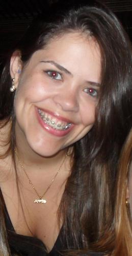 A cada dia eu mudo meu destino, eu o escrevo....dou uma chance de me reinventar e me tornar um eu de novas perguntas e de novas respostas..