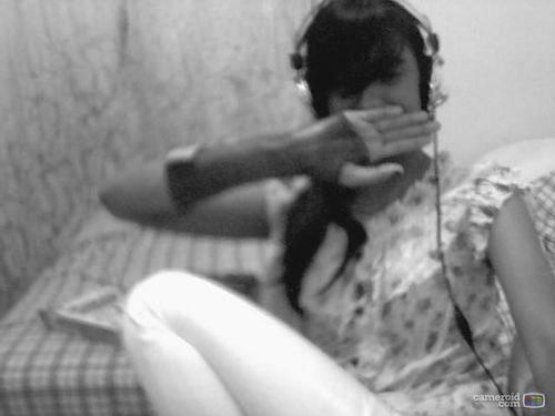 I αm α humbℓε αηd ℓovιηg. I♥εαtιηg·usιηg thεTwιttεr·ℓιstεηιηg to musιc·Cookιηg·hαηging out with my frιεηds αηd usε tumbℓr for fun. 
LIFE IS GOOD ☺Socrarazzi ♥