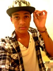 'Se liga que o pretinho quer te conquistar ∕♫  @nanasho06 ®