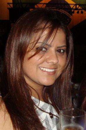 44 anos, casada, mãe, cristã, assistente administrativa