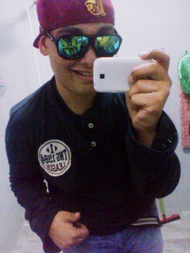 Deus , Família & amigos :) , mais conhecido como=batata , famoso pra fazer os outros rirem , capricornio, 17 anos !