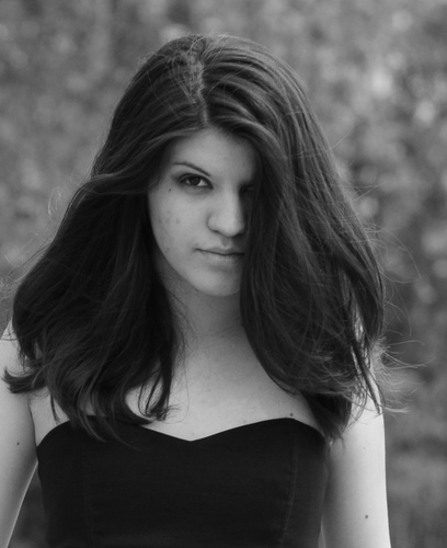 izmisljena's profile picture. Sve što kažete o sebi je samo projekcija.