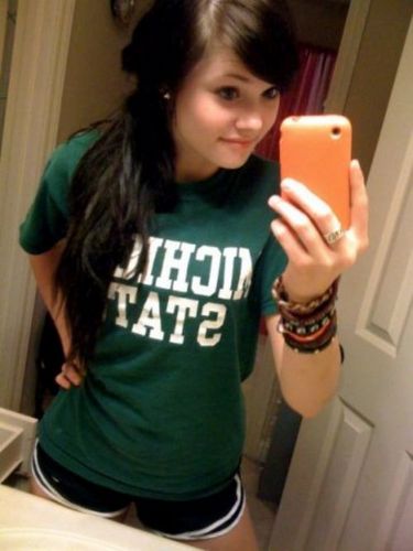 MeganWill95's profile picture. I'm in LOVE with good music !