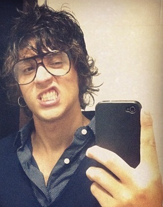 Pode acontecer qualquer coisa, qualquer coisa mesmo, mais eu nunca vou desistir de você. Hackeada 2 vezes, mais o meu amor por você é maior, @chayleao s2
